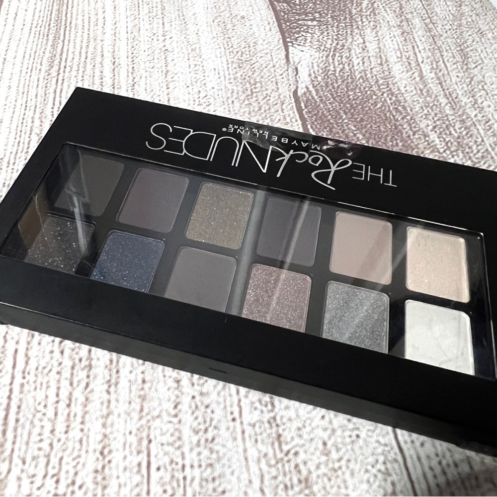 Maybelline New York The Rock Nudes Palette - Picture 8 of 15